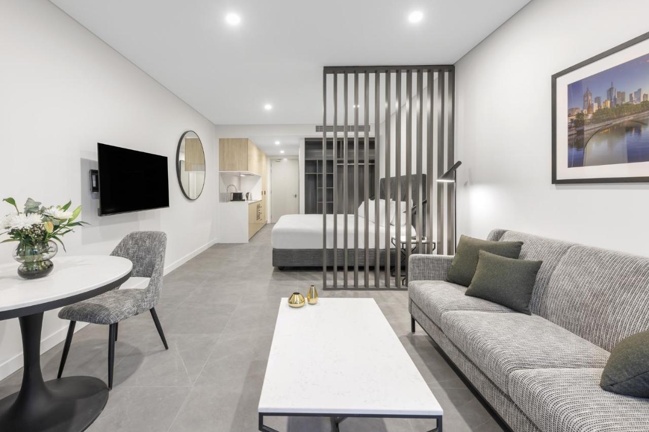 Meriton Suites Melbourne City Exterior foto A typical Studio apartment