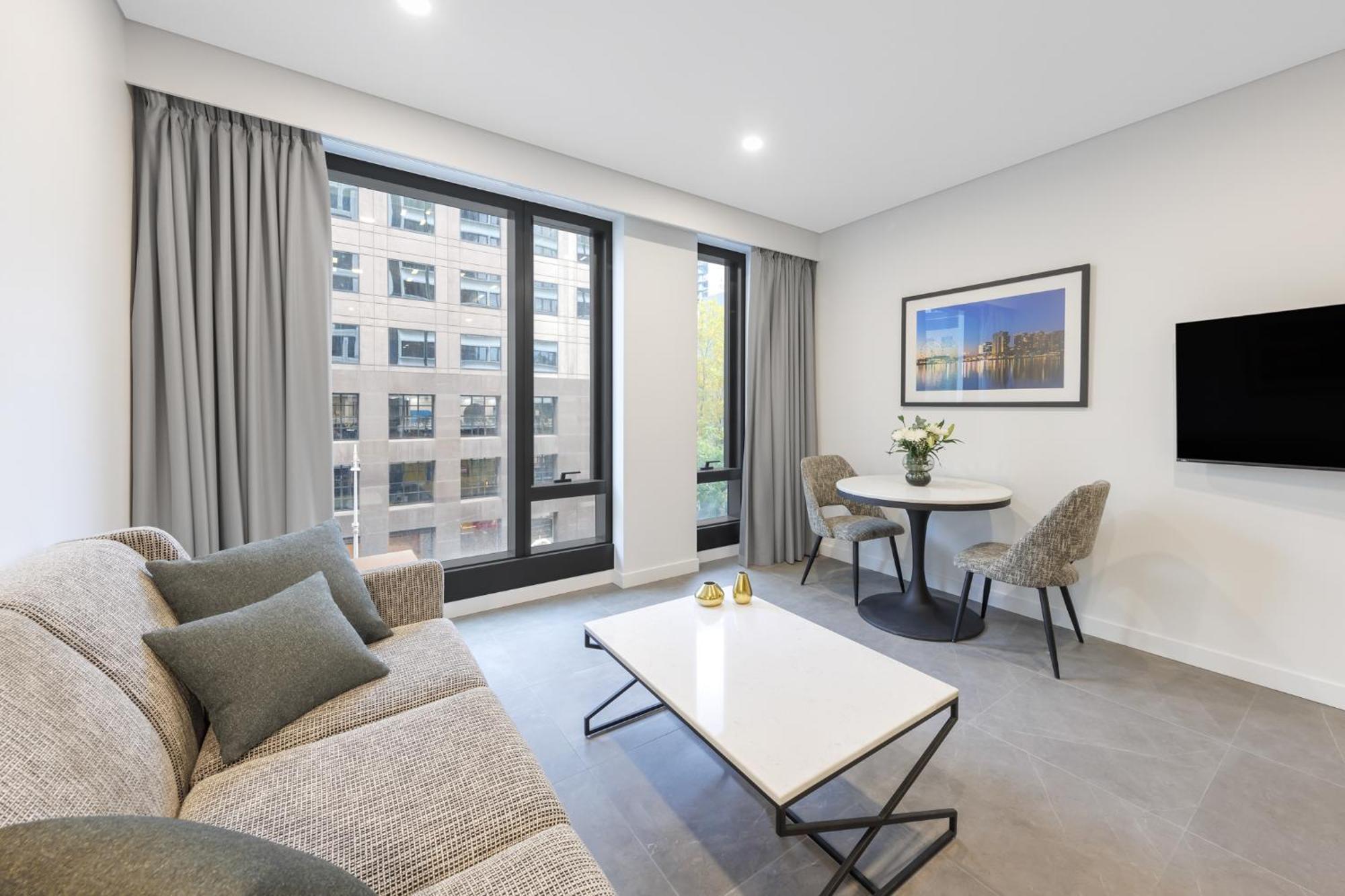 Meriton Suites Melbourne City Exterior foto A staged apartment at The Standard